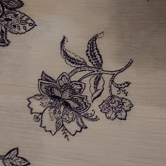 Altar'd State Sleeveless Blouse - Picture 4 of 8